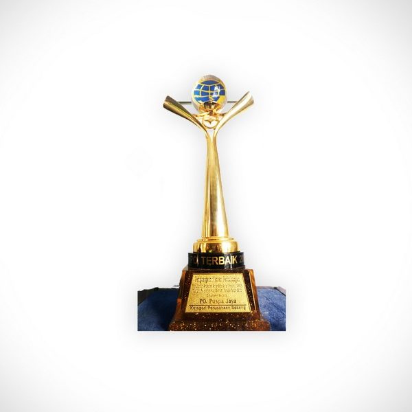 PO TERBAIK 2013
Penghargaan Menteri Perhubungan
Perusahaan Angkutan Antar Kota ANtar propinsi (AKAP)
Dengan Pelayanan Non Ekonomi terbaik tahun 2013